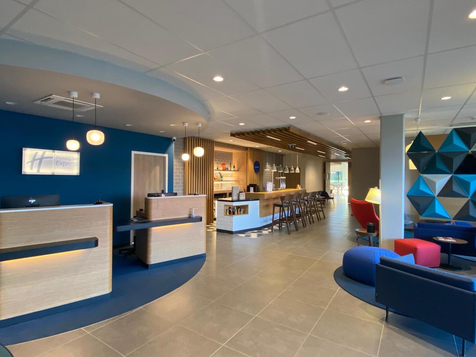Holiday Inn Express Caen Epron By Ihg エクステリア 写真