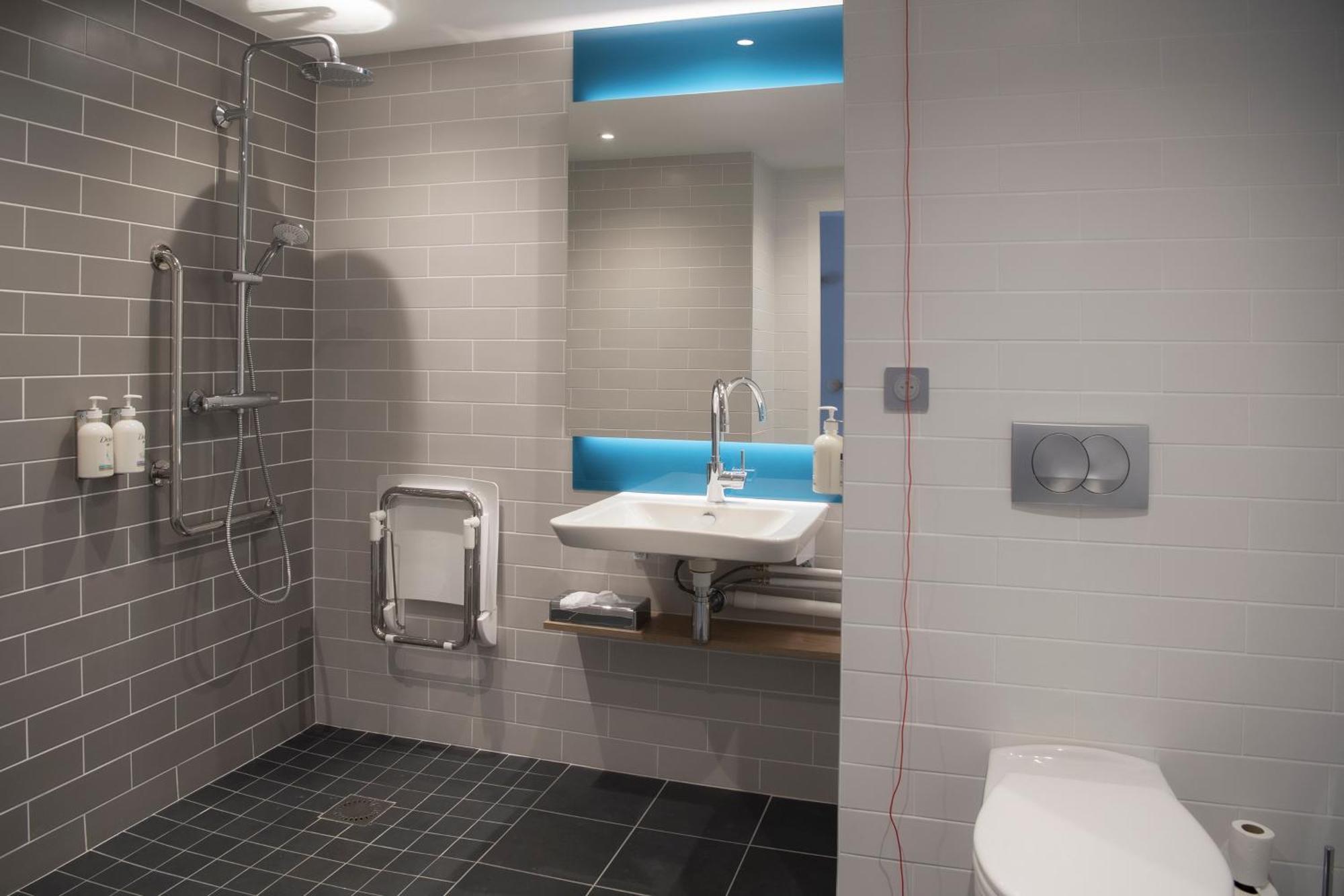 Holiday Inn Express Caen Epron By Ihg エクステリア 写真