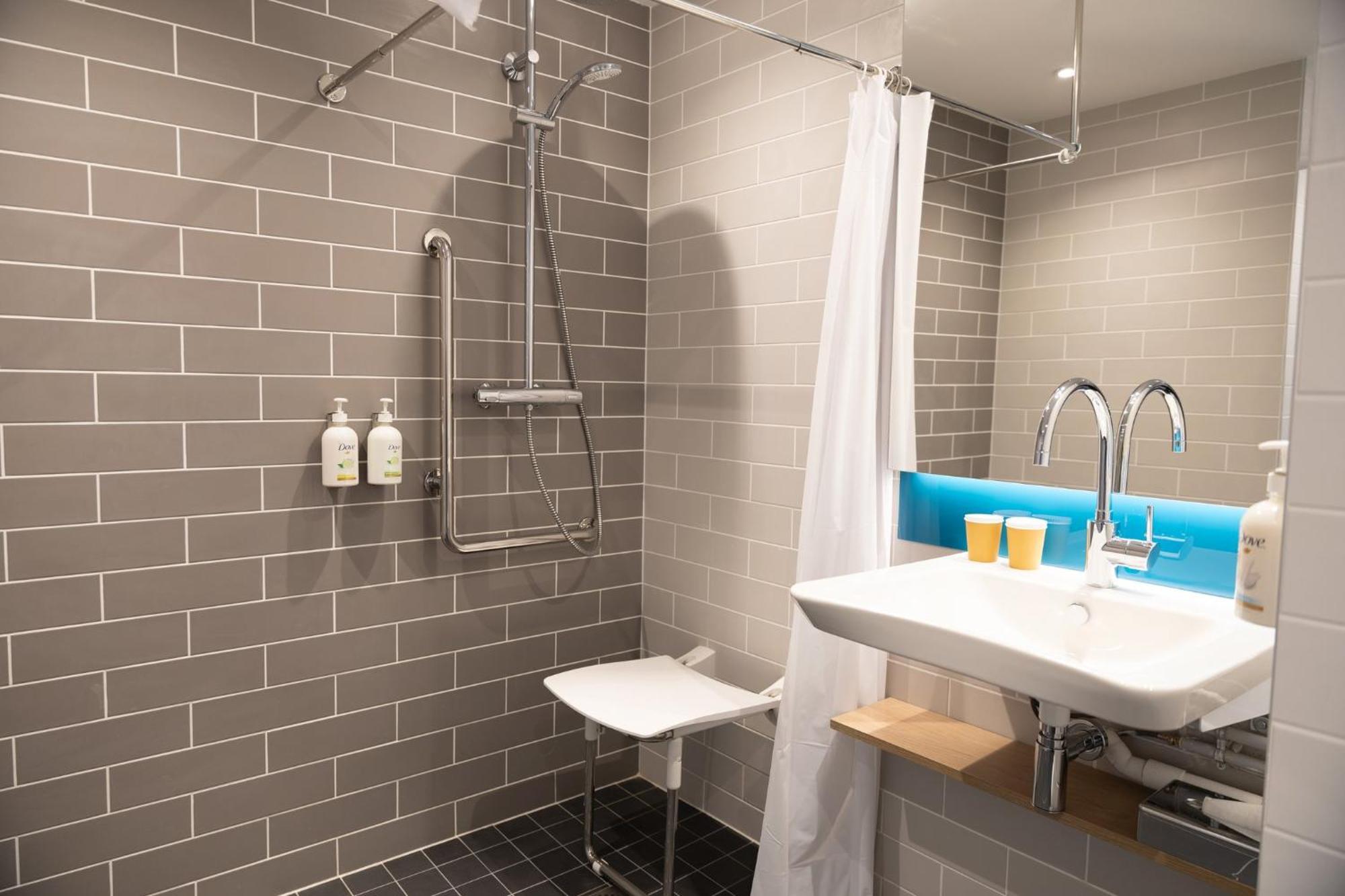 Holiday Inn Express Caen Epron By Ihg エクステリア 写真