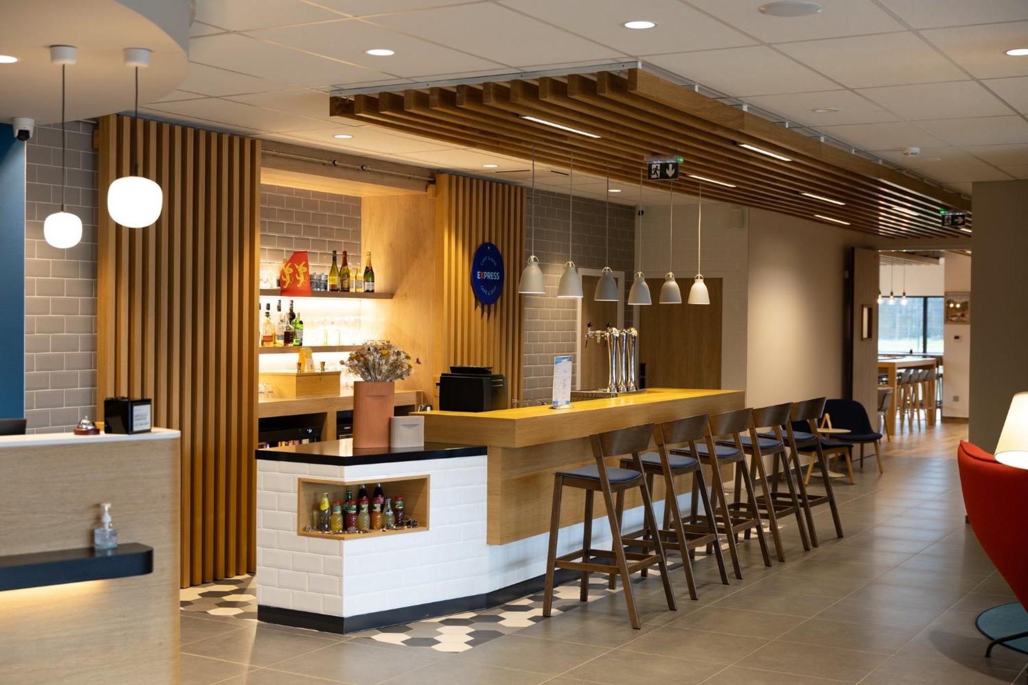 Holiday Inn Express Caen Epron By Ihg エクステリア 写真